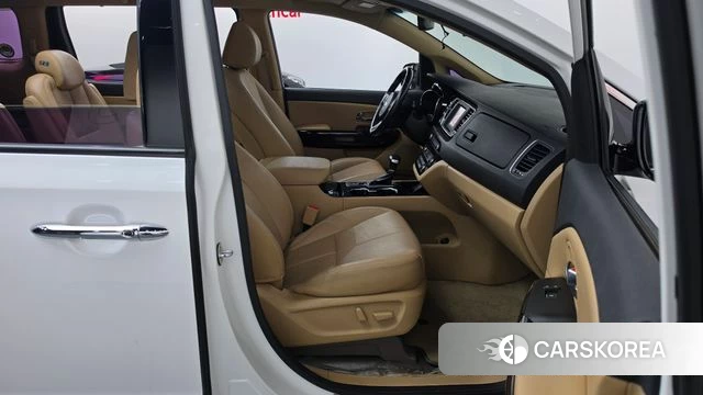 Kia The New Carnival id 4684425 из Кореи 18