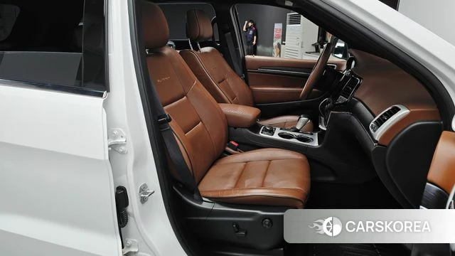 Jeep Grand Cherokee id 4688755 из Кореи 18