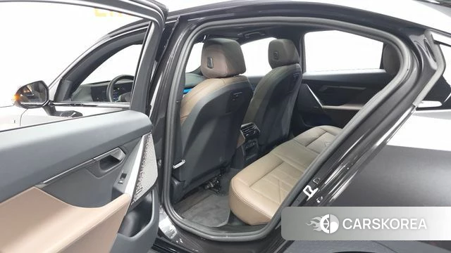 BMW 5 Series (G60) id 4686574 из Кореи 18