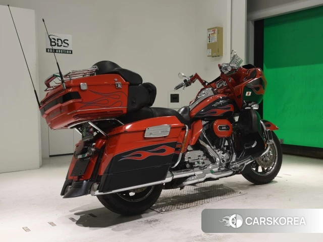Проданный Harley-Davidson Electra Glide FLHTCUSE1800 CVO 2010 из Японии, фото 2