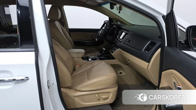 Kia The New Carnival id 4632515 из Кореи 18