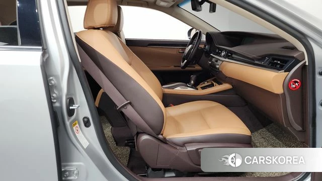 Lexus New ES300h id 4251399 из Кореи 18