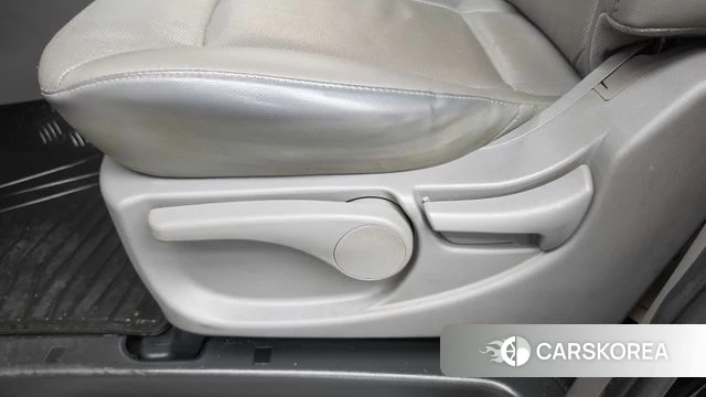 Hyundai The New Grand Starex id 4688750 из Кореи 18