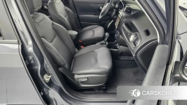 Jeep Renegade id 4623559 из Кореи 18
