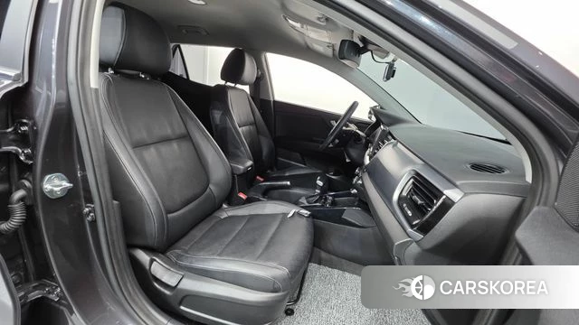 Kia Stonic id 4937359 из Кореи 18