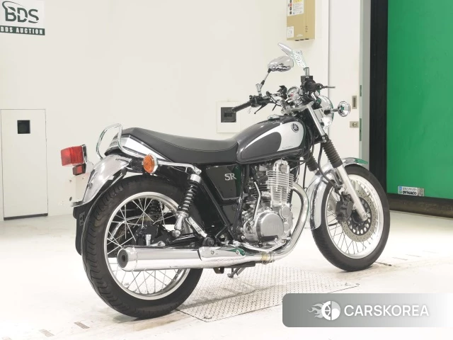 Проданный Yamaha SR400 2021 из Японии