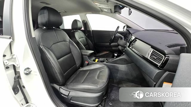 Kia Niro id 4647799 из Кореи 18