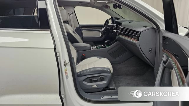 Volkswagen Touareg 3rd generation id 4279501 из Кореи 18