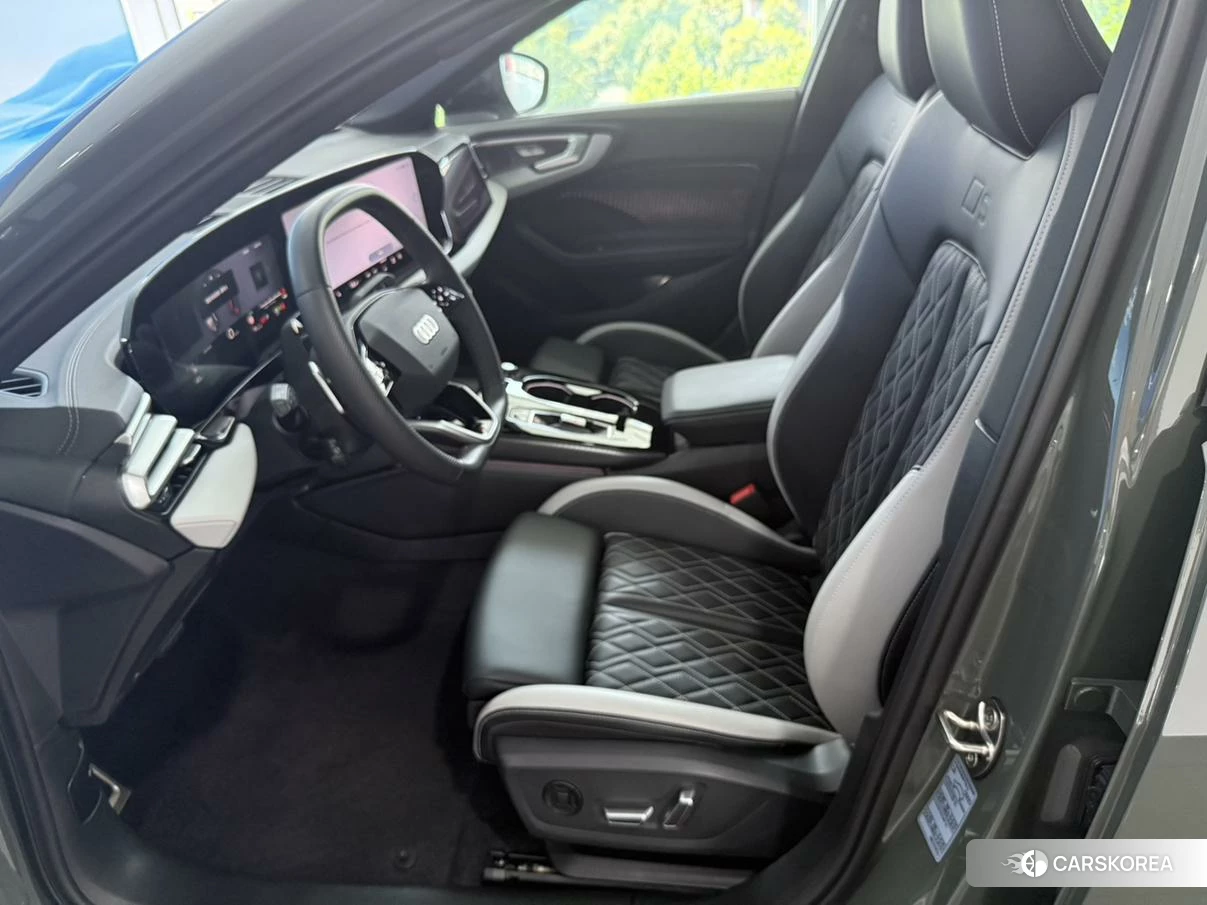 Audi A5L id 4512458 из Китая 18