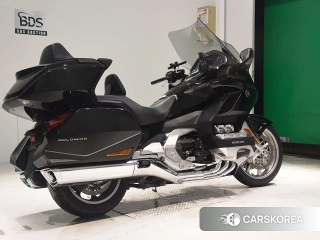 Проданный Honda GL1800 TOUR 2019 из Японии