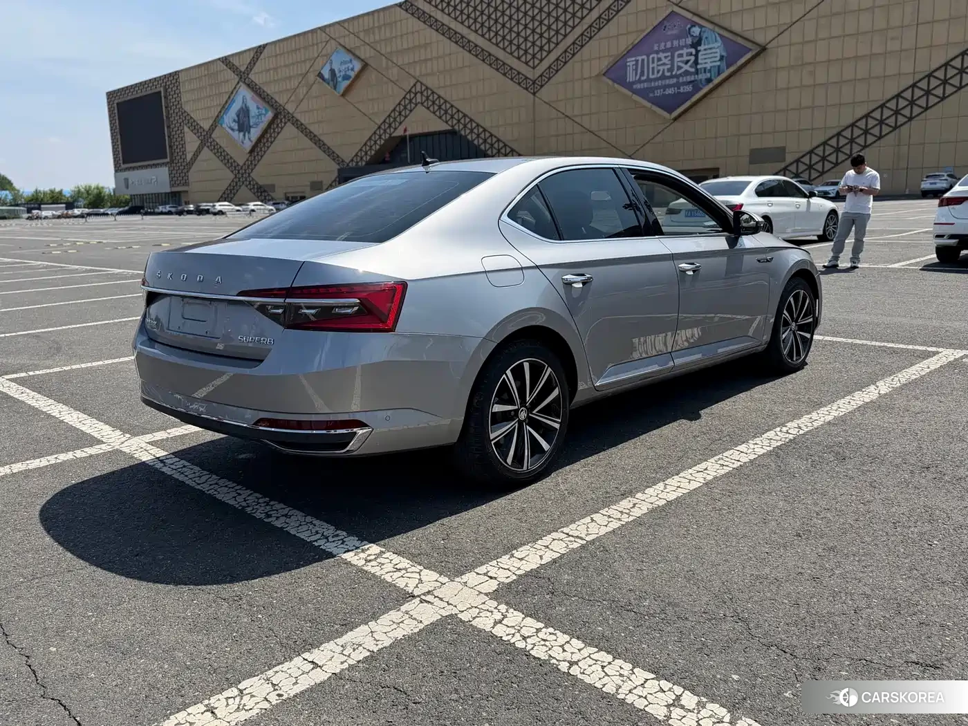 Skoda Superb id 4654504 из Китая 18
