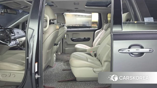 Kia The New Carnival id 4677932 из Кореи 18