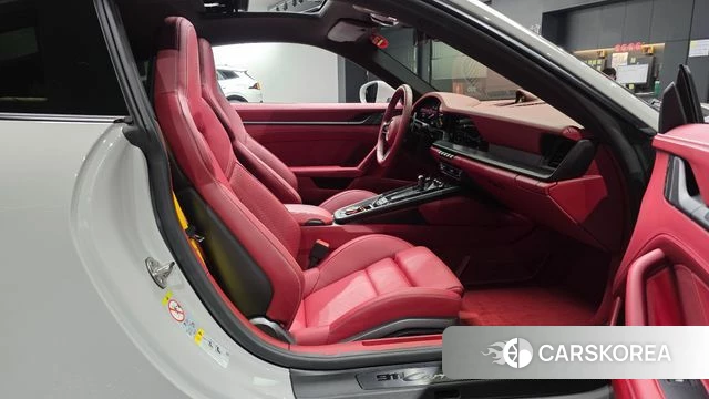 Porsche 911(992) id 4223795 из Кореи 18