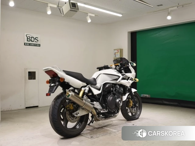 Проданный Honda CB400SF BOLDOR 2011 из Японии, фото 2