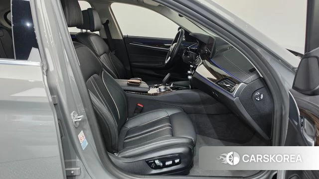 BMW 5 Series (G30) id 4930058 из Кореи 18