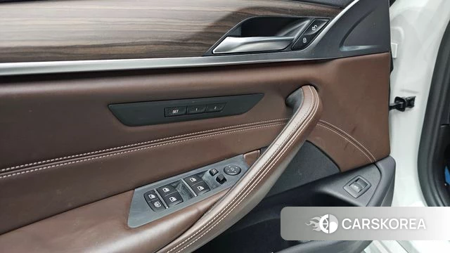 BMW 5 Series (G30) id 4203927 из Кореи 18
