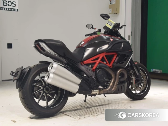 Проданный Ducati DIAVEL CARBON 2012 из Японии