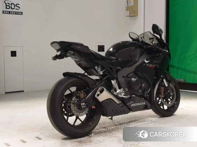 Проданный Honda CBR1000RR ABS 2016 из Японии, фото 2