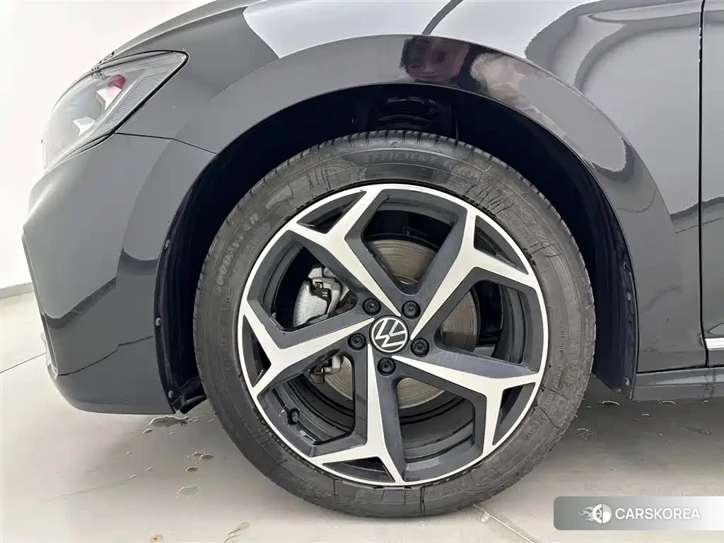 Volkswagen Passat id 4577478 из Китая 18