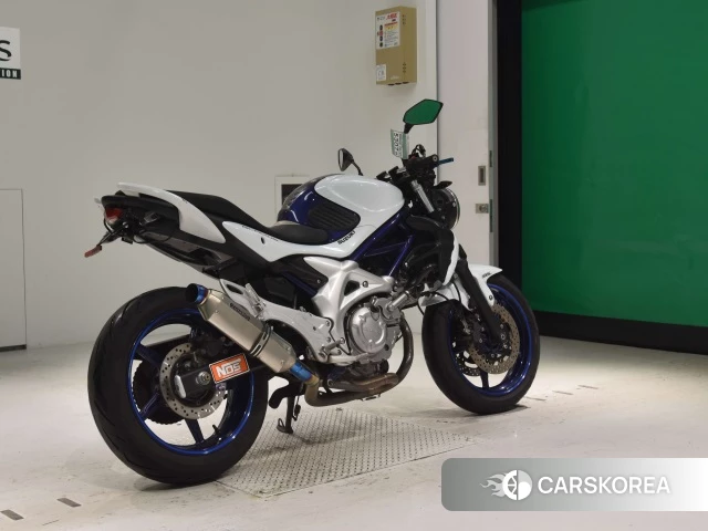 Проданный Suzuki GLADIUS 400 2011 из Японии, фото 2