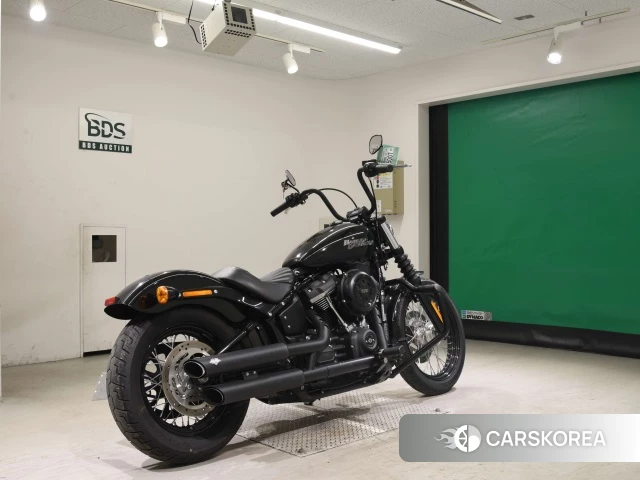 Проданный Harley-Davidson Softail Street Bob FXBB1750 2018 из Японии, фото 2