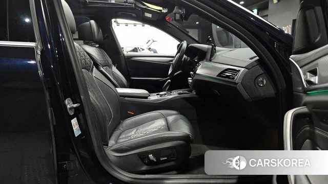 BMW 5 Series (G30) id 4269123 из Кореи 18