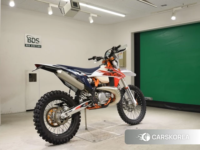 Проданный KTM 300EXC SIXDAYS TPI 2023 из Японии, фото 2