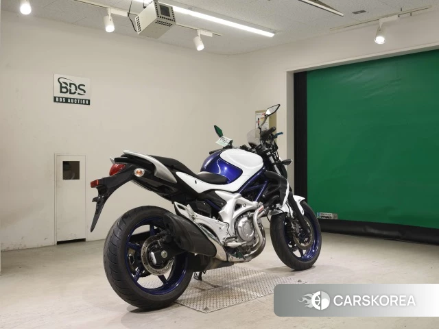 Проданный Suzuki GLADIUS 400 2010 из Японии, фото 2