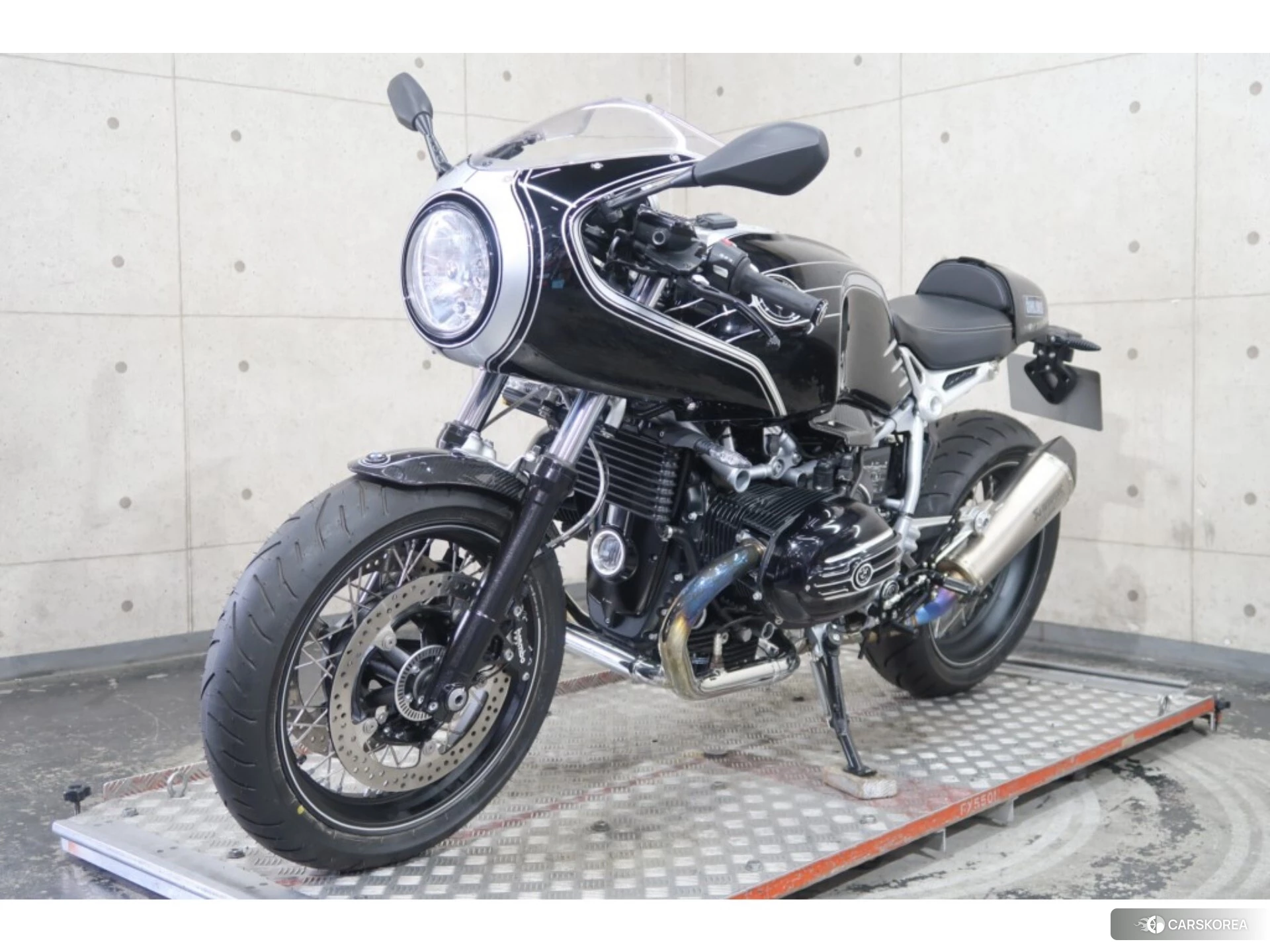 BMW R NINE T RACER id 4374334 из Японии 18