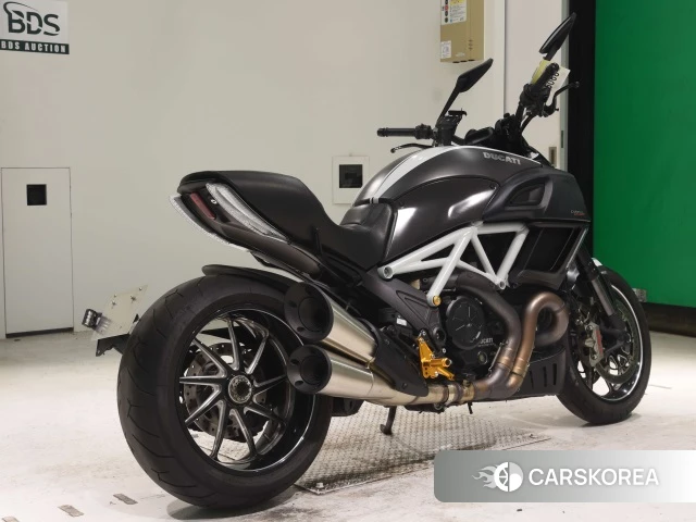 Проданный Ducati DIAVEL CARBON 2014 из Японии, фото 2