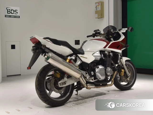 Проданный Honda CB1300SF BOLDOR 2013 из Японии, фото 2