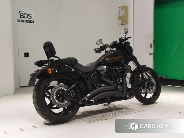 Проданный Harley-Davidson Softail Breakout FXSBSE CVO 2016 из Японии, фото 2