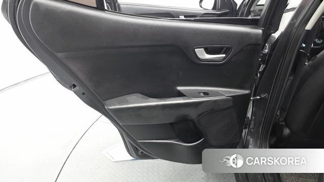 Kia Stonic id 4873388 из Кореи 18