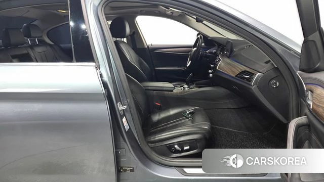 BMW 5 Series (G30) id 4581710 из Кореи 18