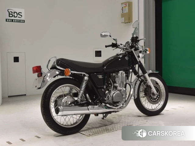 Проданный Yamaha SR 400 2018 из Японии, фото 2