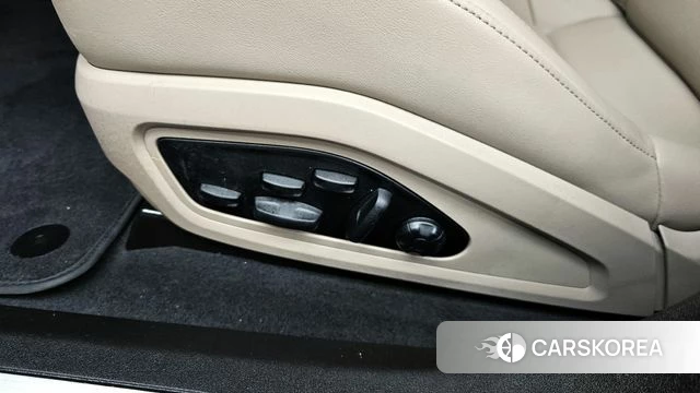 Porsche Taycan id 4267507 из Кореи 18