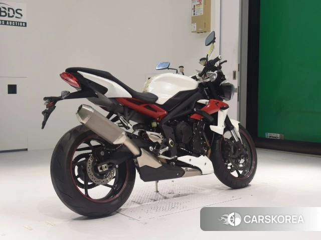 Проданный Triumph STREET TRIPLE R 2014 из Японии, фото 2