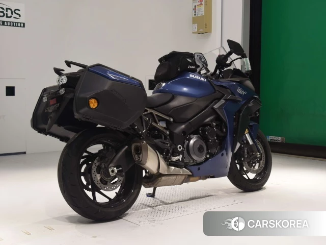Проданный Suzuki GSX-S1000GT 2022 из Японии, фото 2