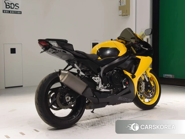 Проданный Suzuki GSX-R750 2016 из Японии, фото 2