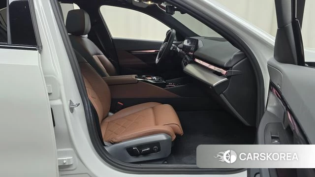 BMW 5 Series (G60) id 4515973 из Кореи 18