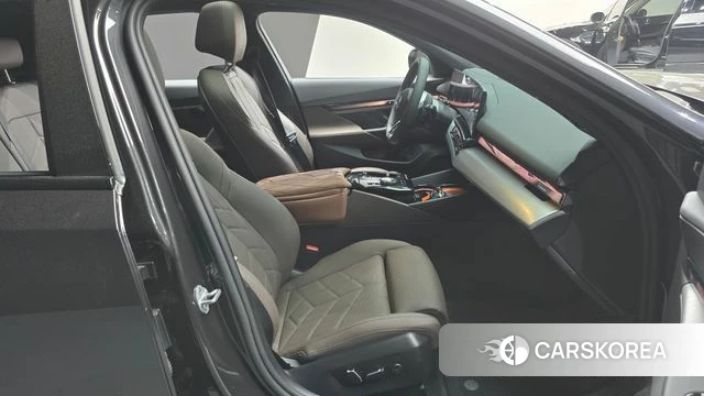 BMW 5 Series (G60) id 4200694 из Кореи 18