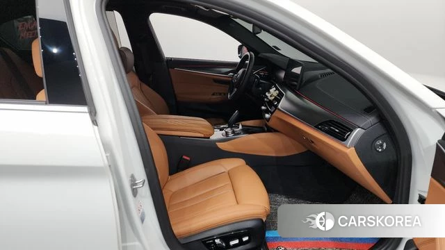 BMW 5 Series (G30) id 4529076 из Кореи 18
