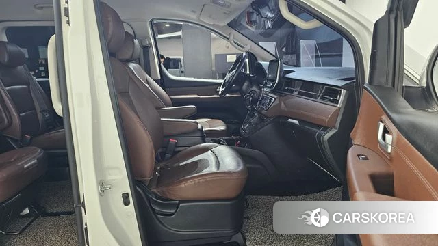 Hyundai The New Grand Starex id 4557465 из Кореи 18