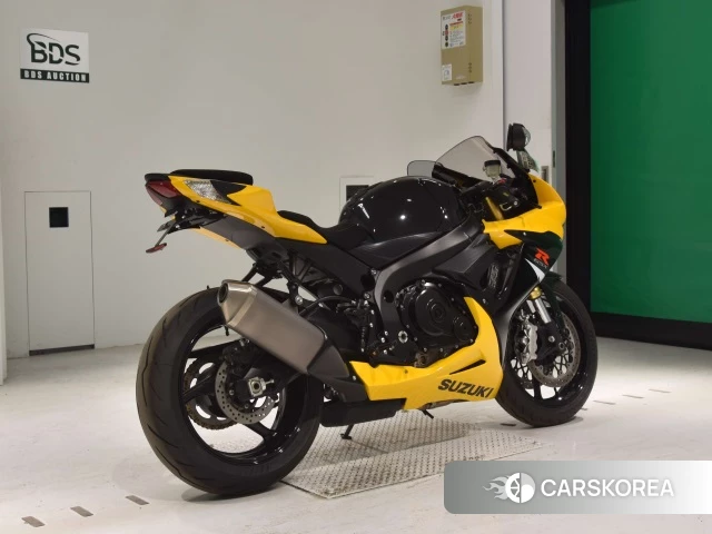 Проданный Suzuki GSX-R750 2017 из Японии, фото 2
