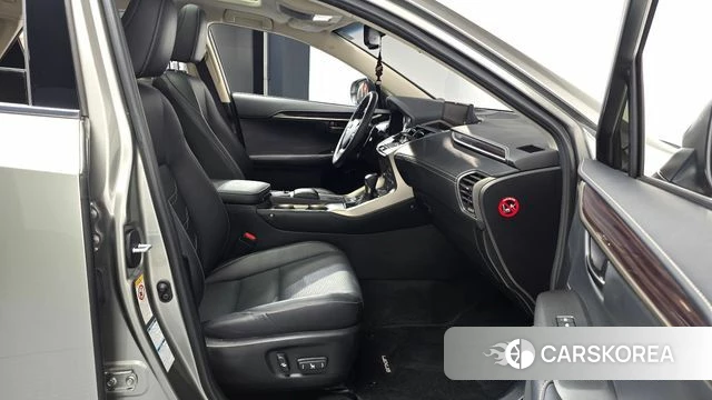 Lexus NX300h id 4448320 из Кореи 18