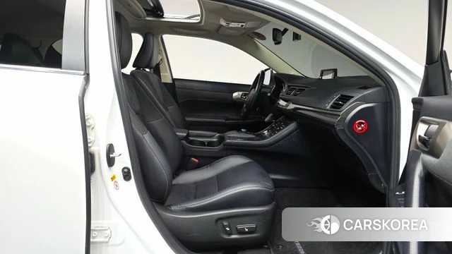 Lexus CT200h id 4378243 из Кореи 18