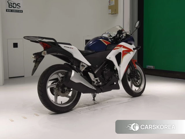 Проданный Honda CBR250R 2011 из Японии, фото 2