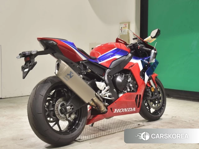 Проданный Honda CBR1000RR-R FIREBLADE 2024 из Японии, фото 2