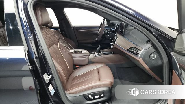 BMW 5 Series (G30) id 4330973 из Кореи 18