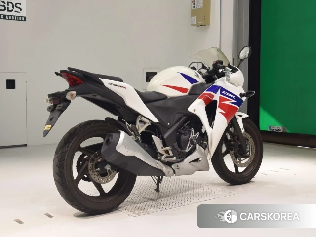 Проданный Honda CBR250R 2013 из Японии, фото 2